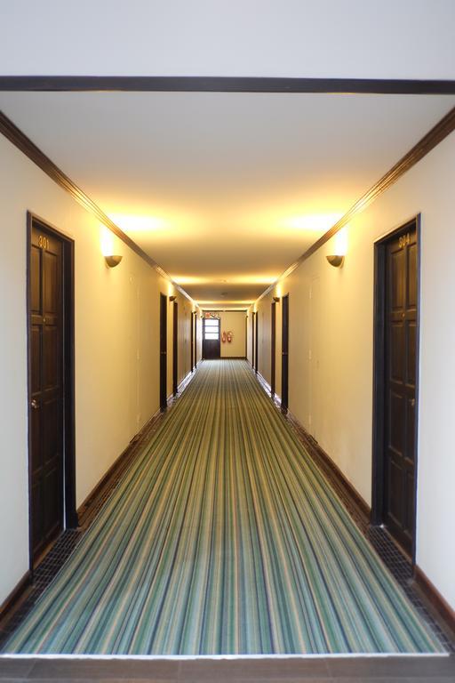 Krabi Royal Hotel Exterior foto